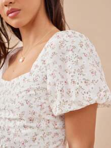 WESTFADE Top court ajusté à manches bouffantes courtes, col en cœur et imprimé floral avec œillets, tenue d'été mignonne pour l'aéroport - Multicolore - Voir 5