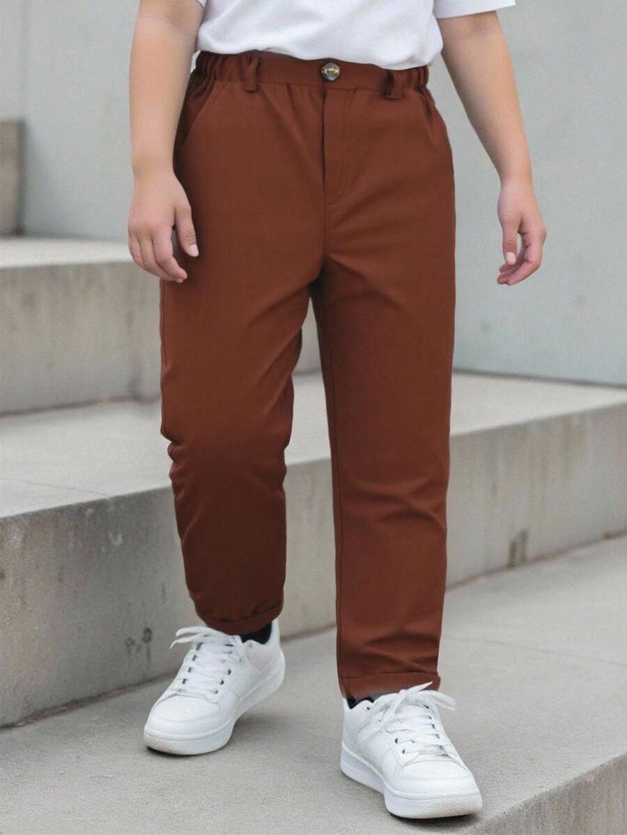 SHEIN 小男孩休闲纯色长裤，单纽扣装饰，斜插口袋，松紧腰设计，适合日常穿着、旅行、派对、度假，百搭时尚 - 鏽棕色 - 查看 1