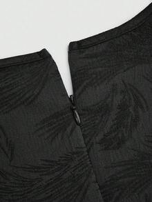 Plus Size Women's Elegant Traditional German Dress - Black - View 4