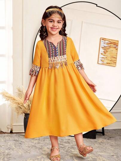 SHEIN Young Girl Loose Casual Minimalist Comfortable Woven Belt Sequins & Tassel Decor Dress