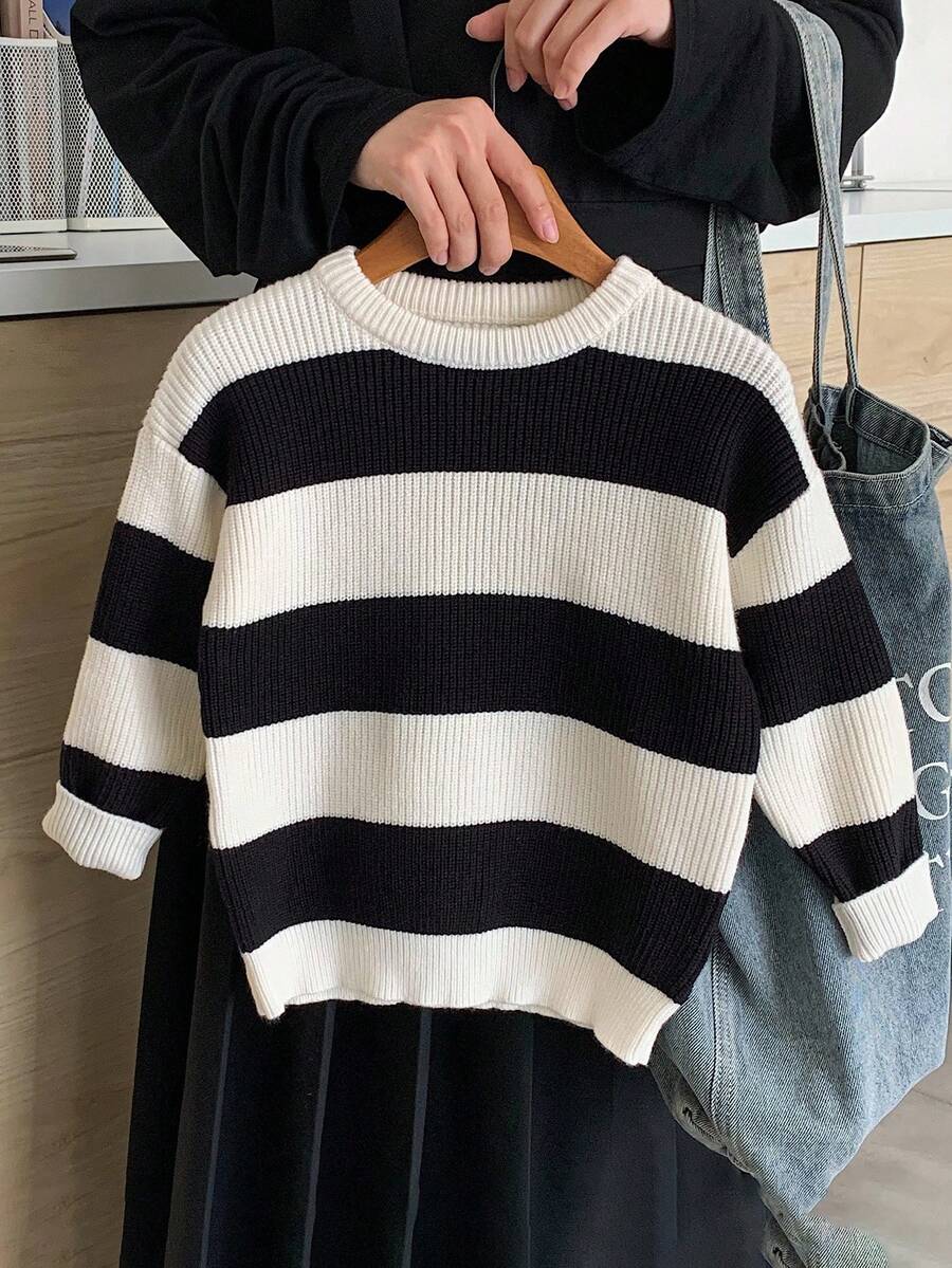 SHEIN 兒童黑白條紋圓領寬鬆針織冬季毛衣,80年代校園返校風,秋季時尚,休閒運動時尚大學風 - 杏色 - 查看 1