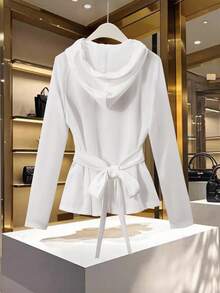 GlowEve Chaqueta elegante regular con capucha con cremallera y cintura ceñida para mujer