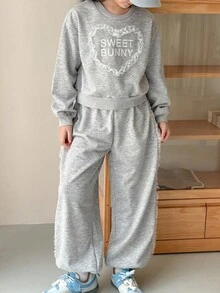 Genkimix Kids Bộ 2 áo nỉ rộng rãi viền ren chữ trắng và quần dài rút dây cho bé gái tuổi teen, thích hợp cho các buổi đi chơi mùa thu/đông, đi học, mặc thường ngày - Xám - Xem 4