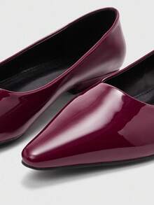 CUCCOO BIZCHIC 女士低跟尖头平底鞋，红色