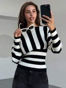 Aloruh 不对称肩黑白条纹蝙蝠袖收腰紧身年轻女士毛衣 - 黑與白 - 查看 8