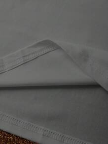 EMERY ROSE Áo thun nữ cỡ lớn vừa vặn thoải mái in hình bé gái mặc áo khoác có đệm ngồi trên ghế, mùa hè - Xám - Xem 5