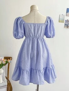 Soleia Vestido campesino de cuadros con cuello de corazón fruncido y dobladillo con volantes - Azul y blanco - Ver 2