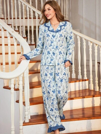 CottageSlumber 撞色荷叶边拼布翻领上衣和长裤花卉印花睡衣套装，秋季服装