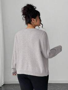 SHEIN LUNE 大码休闲纯色金色纽扣长袖开衫 - 淺灰色 - 查看 7