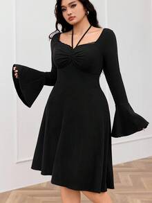 Modelyn Plus Size Elegant Solid Color Flare Sleeve Dress - Black - View 2