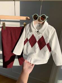 SHEIN 3 قطع ملابس للأطفال الصبيان تشمل صدرية بنمط أرجايل كاجوال، قميص أبيض، وبنطلون كاجوال أزرق، مناسبة لحفلات عيد الميلاد، الحفلات المسائية، المناسبات، حفلات استقبال المواليد، المعمودية، وحفلات عيد الميلاد الأول