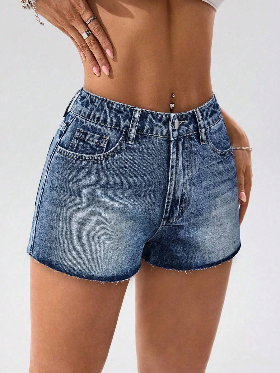 SHEIN PETITE 女式休闲磨边口袋牛仔短裤 - 中等水洗藍 - 查看 1