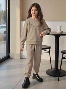 SHEIN Tween Girl Letter Embossed Thermal Lined Pullover & Sweatpants - Khaki - View 6
