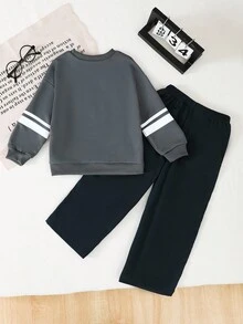 Genkimix Kids 2 件套幼儿男童 32 号印花长袖上衣和条纹下装，秋冬活力装 - 藏蓝色 - 查看 2