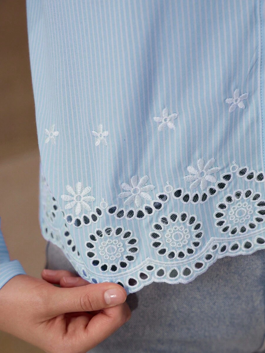 MOTF PREMIUM 条纹镂空衬衫 - 藍白色 - 查看 2