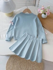 SHEIN Playful Pals 2件套年轻女孩可爱长袖蝴蝶结装饰毛衣和百褶裙套装，秋冬