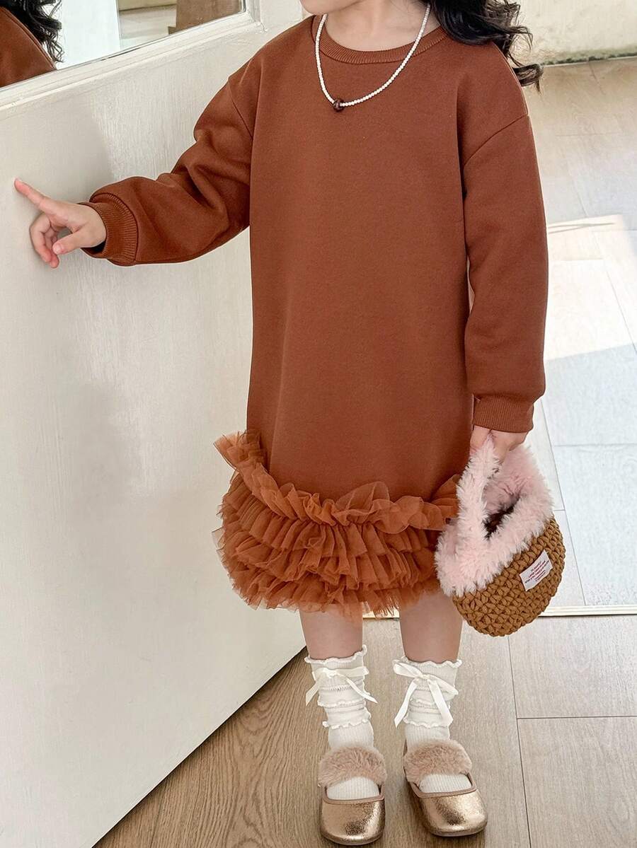 SHEIN 年轻女孩休闲撞色网眼下摆圆领长袖宽松运动衫连衣裙 - 棕色 - 查看 1