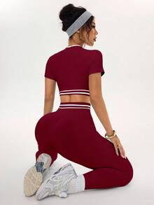 Dewbera Bộ đồ thể thao liền mạch áo crop top và quần legging kẻ sọc tương phản dành cho nữ - Màu Đỏ Sâu - Xem 5