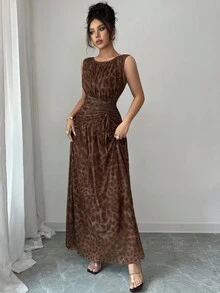 Rafferiza 女式优雅豹纹网眼圆领褶饰抽绳腰部 A 字形无袖长裙 - 鏽棕色 - 查看 4