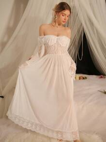 DelicateAllure 性感蕾丝和网眼露肩喇叭袖褶皱睡袍 - 白色 - 查看 4