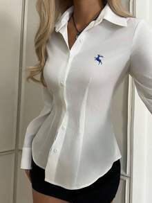 SHEIN EZwear 休闲复古学院风鹿刺绣小Logo印花女式收腰长袖衬衫，适合初秋、秋冬季、返校季穿着，时尚百搭。 - 白色 - 查看 5