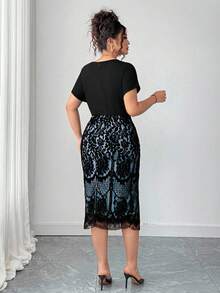 Auvina 大码优雅通勤蕾丝拼布修身连衣裙 - 藍色 - 查看 2