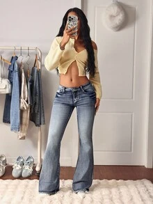 SHEIN Tall 女款復古辣妹風口袋裝飾低腰喇叭牛仔褲，適合高個女性 - 中等水洗藍 - 查看 6