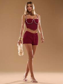 SHEIN BAE 2 Peças Conjunto de Top e Shorts Elegante com Decoração de Pérola Vazada, Verão no Outono/Inverno - Vinho - Visão 3