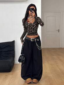 Coolane 女款 Y2K 街头风树枝图案紧身 V 领 T 恤 - 彩色 - 查看 2