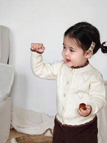 DAZY Áo khoác cardigan dài tay họa tiết trái tim và hoa phong cách Hàn Quốc thu đông cho bé gái màu tương phản - Màu be - Xem 8