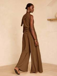 Zivah 2025夏季新款音乐节及毕业典礼休闲套装，学院风日常穿搭，度假海滩日光浴街头服饰，杏色纹理亚麻面料性感单肩蝴蝶结吊带上衣和阔腿裤两件套 - 米色 - 棕色 - 查看 2