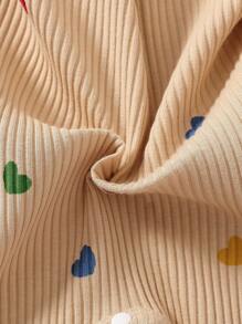 SHEIN 情人节新生儿爱心印花连体衣，舒适针织休闲连体衣，配发带，秋冬季款 - 卡其色 - 查看 7