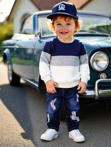 SHEIN 男婴春秋季两件套，蓝白灰拼接圆领长袖上衣搭配仿牛仔裤，活泼的廓形展现宝宝的俏皮可爱。适合外出、休闲穿着和派对等场合，让宝宝在任何场合都时尚有型。男婴两件套，男婴牛仔套装，男婴休闲套装，秋冬季 - 彩色 - 查看 4