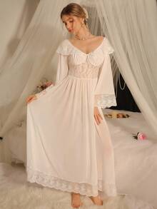 DelicateAllure 性感蕾丝和网眼露肩喇叭袖褶皱睡袍 - 白色 - 查看 5