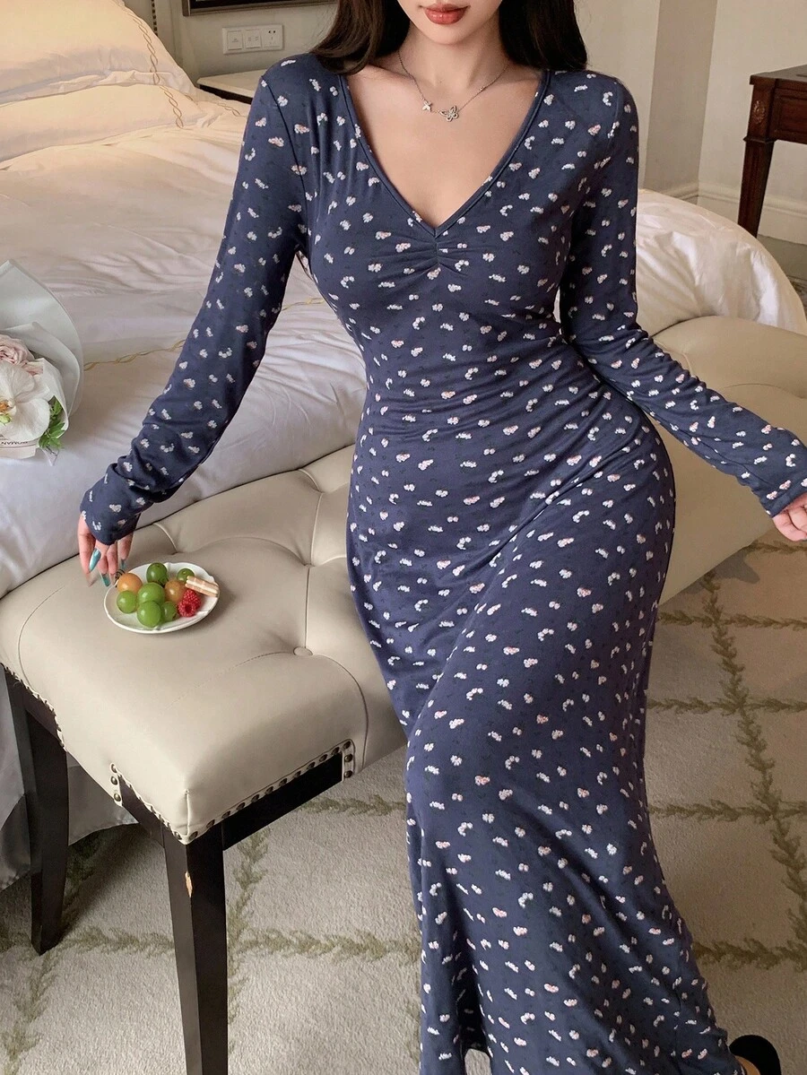 DAZY Ditsy Floral Fitted V-Neck Ruched Design Long Nightgown Pajama, Winter - Blue - View 1