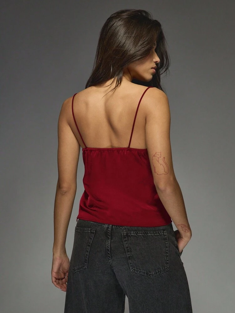MISSGUIDED Top Camisole de Cetim com Renda Elegante, Decote em V, Detalhe de Cílios Delicado, Sem Mangas, para Jantar, Festa, Noite, Férias
