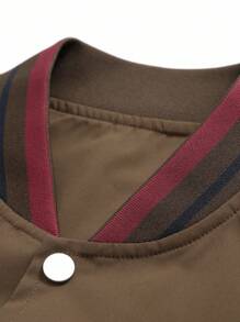 Manfinity Homme Chaqueta de béisbol casual de manga larga a rayas y de una sola hilera para hombres, otoño - Caqui - Ver 5