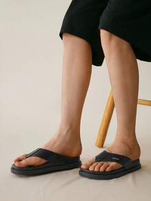 Solecia Men's Flip Flops 2025 Summer Flat Retro Thong Sandals, Breathable Beach Slippers