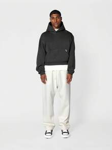 SUMWON 高级宽松短款连帽卫衣，秋冬必备简约休闲街头风连帽衫，带中央口袋，纯色 - 深灰色 - 查看 3