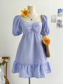 Soleia Vestido campesino de cuadros con cuello de corazón fruncido y dobladillo con volantes - Azul y blanco - Ver 1