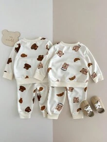 SHEIN 4pcs/Set Baby Boys' Outfit,Cute Off-White Cocoa Bear & Fish Print,YUMMY Letter,Ribbed Cuffs & Hem,Comfortable Autumn Casual Wear,Family Matching - Apricot - View 2