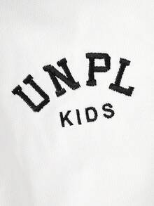 SHEIN 2pcs Girls Casual Sports Set: Light Gray Stand Collar Long Sleeve Jacket With Black Splice, Front Zipper Design For Easy Wear, Side Fake Pockets Decor; Paired With Loose Fit Casual Sports Pants. Soft Fabric, Warm, Suitable For Autumn, Winter, Spring Wear, Suitable For Outings, School, Daily Casual Wear,ChicAutumn,Halloween, Christmas