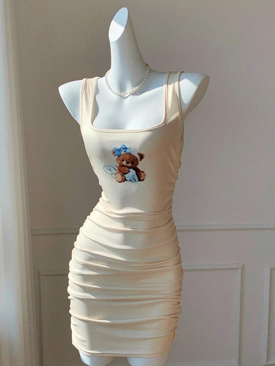 Comfortcana 女式可爱小熊印花褶饰修身方领迷你吊带连衣裙，夏季 - 杏色 - 查看 1