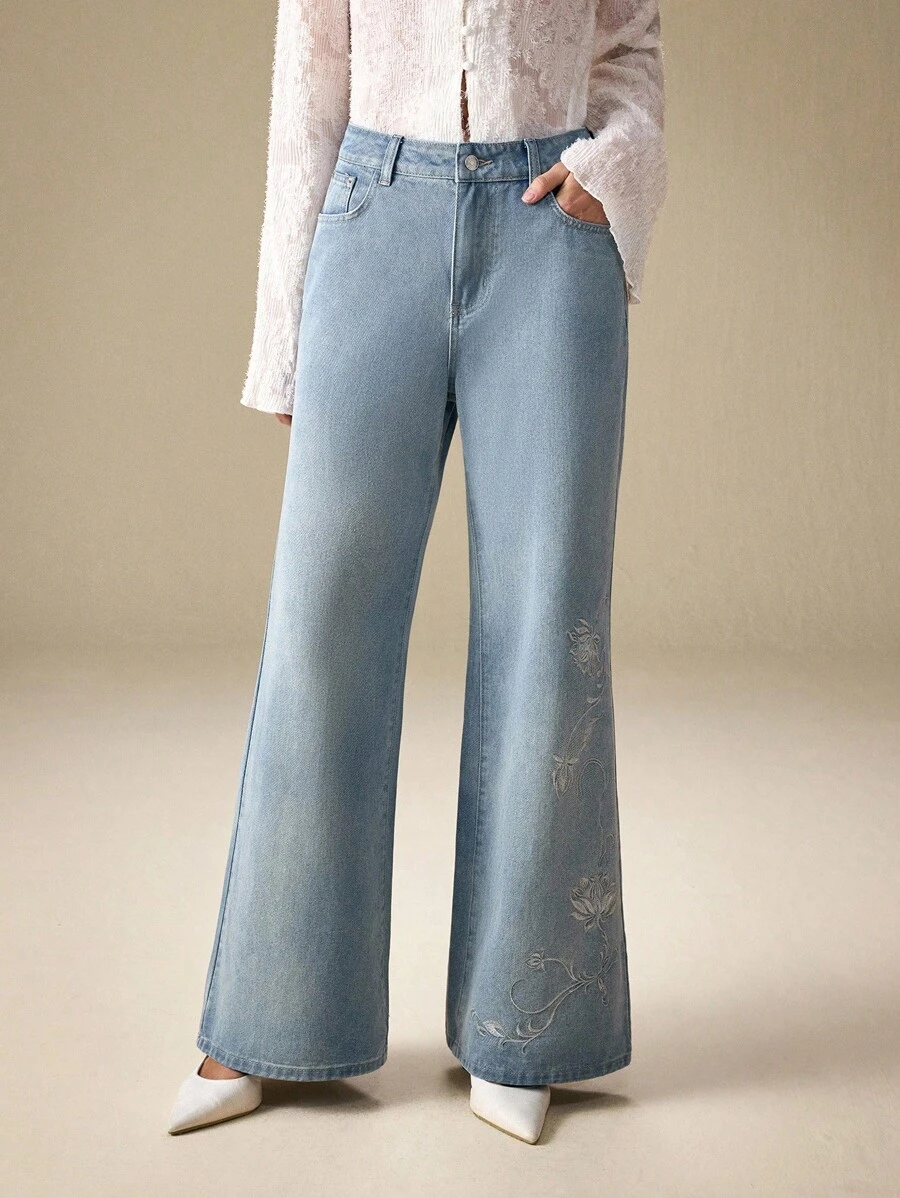 SHEIN LUNE Jeans de campana con bordado floral casual para mujer - Azul - Ver 1