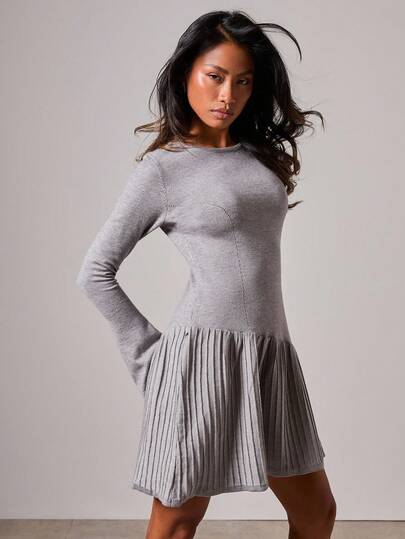 COSMINA 女式休闲纯色喇叭袖褶边修身毛衣裙，秋冬