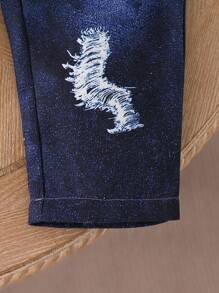 SHEIN 男婴春秋季两件套，蓝白灰拼接圆领长袖上衣搭配仿牛仔裤，活泼的廓形展现宝宝的俏皮可爱。适合外出、休闲穿着和派对等场合，让宝宝在任何场合都时尚有型。男婴两件套，男婴牛仔套装，男婴休闲套装，秋冬季 - 彩色 - 查看 5