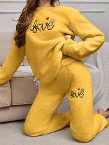 EURMUSE Bộ đồ ngủ thêu họa tiết Pelush Love 2 món - Màu vàng - Xem 3