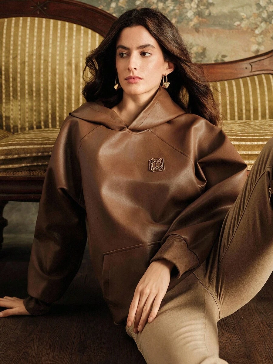 Anewsta Sudadera holgada de manga larga con capucha, de piel de imitación con decoración metálica, de color marrón, de estilo casual, para mujer, para otoño/invierno