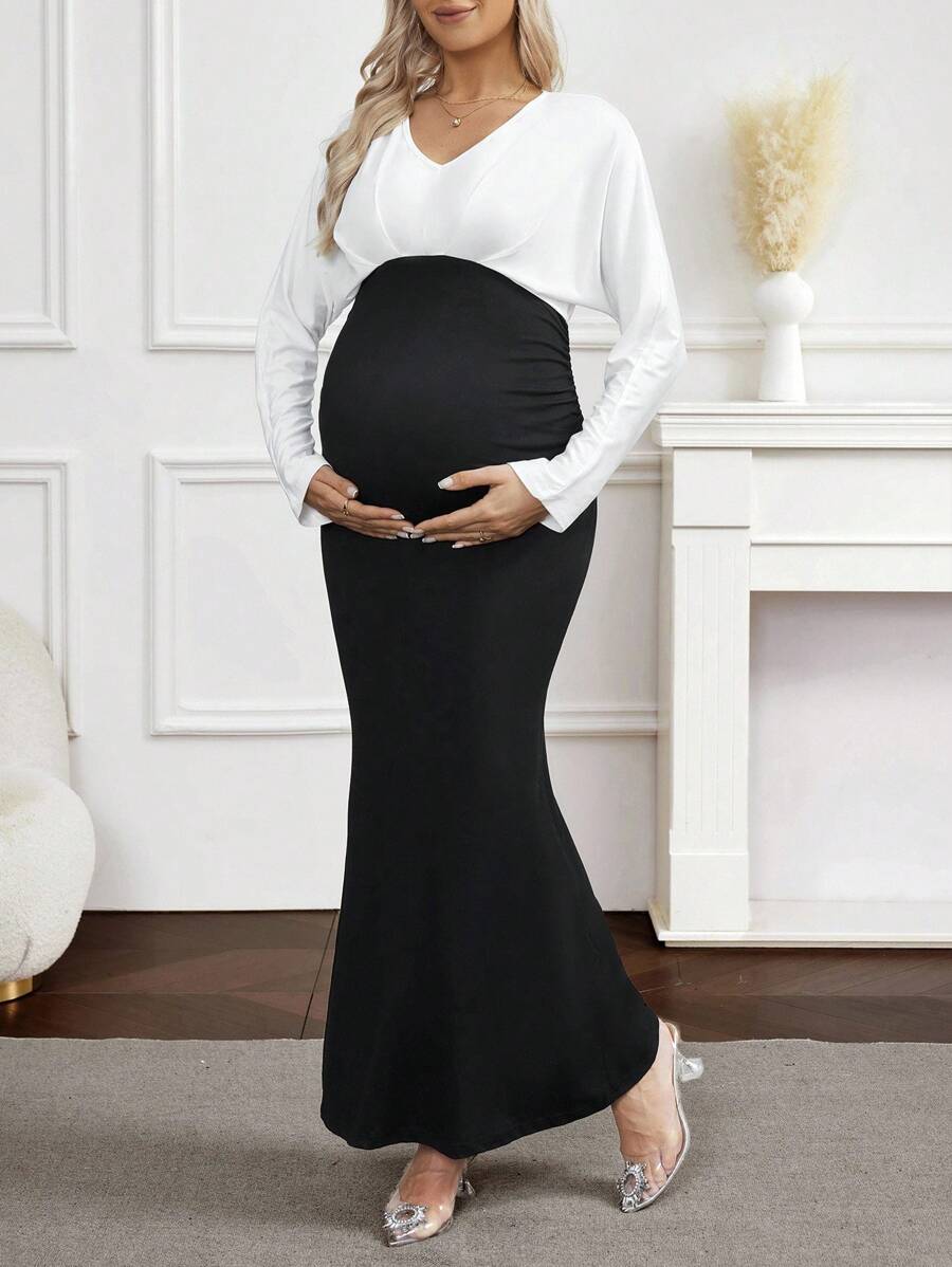 SHEIN 孕妇拼色V领蝙蝠袖鱼尾下摆修身优雅连衣裙 - 黑與白 - 查看 1