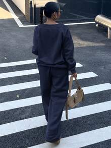 SHEIN EZwear Bộ 2 quần nỉ và áo nỉ dài tay cổ chữ V màu xanh navy cỡ lớn cho nữ, thời trang thu đông - Màu xanh hải quân - Xem 2